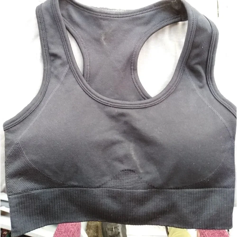 Black sports bra